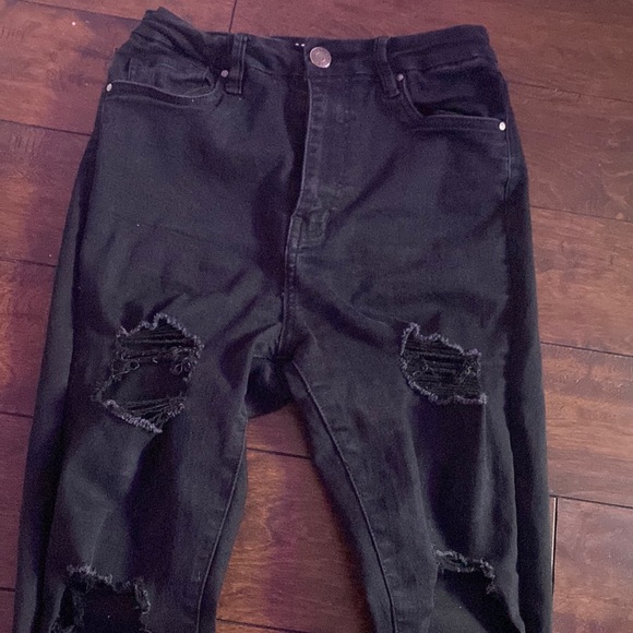 Black Refuge Colombia Ripped Jeans From Urban Planet - Picture 1 of 3